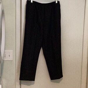 Alfred Dunner Women’s pull-on pants. Size 12P, Black, elastic waist.